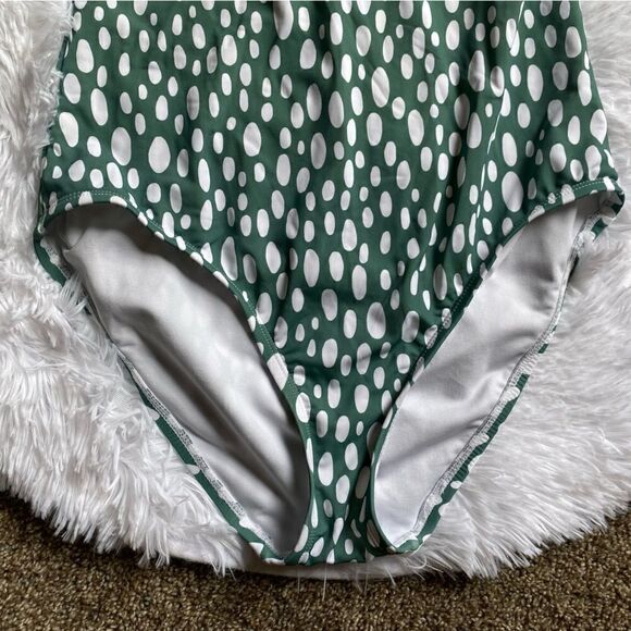 Kona Sol Swimsuit One Piece Green White Polka Dot Shelf Bra Women’s Size Medium - Picture 4 of 10